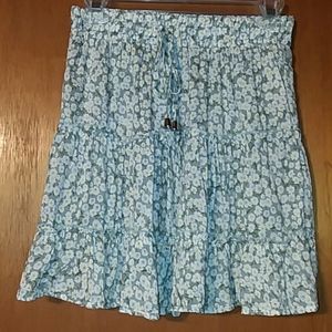 NWOT Floral flowy skirt size M